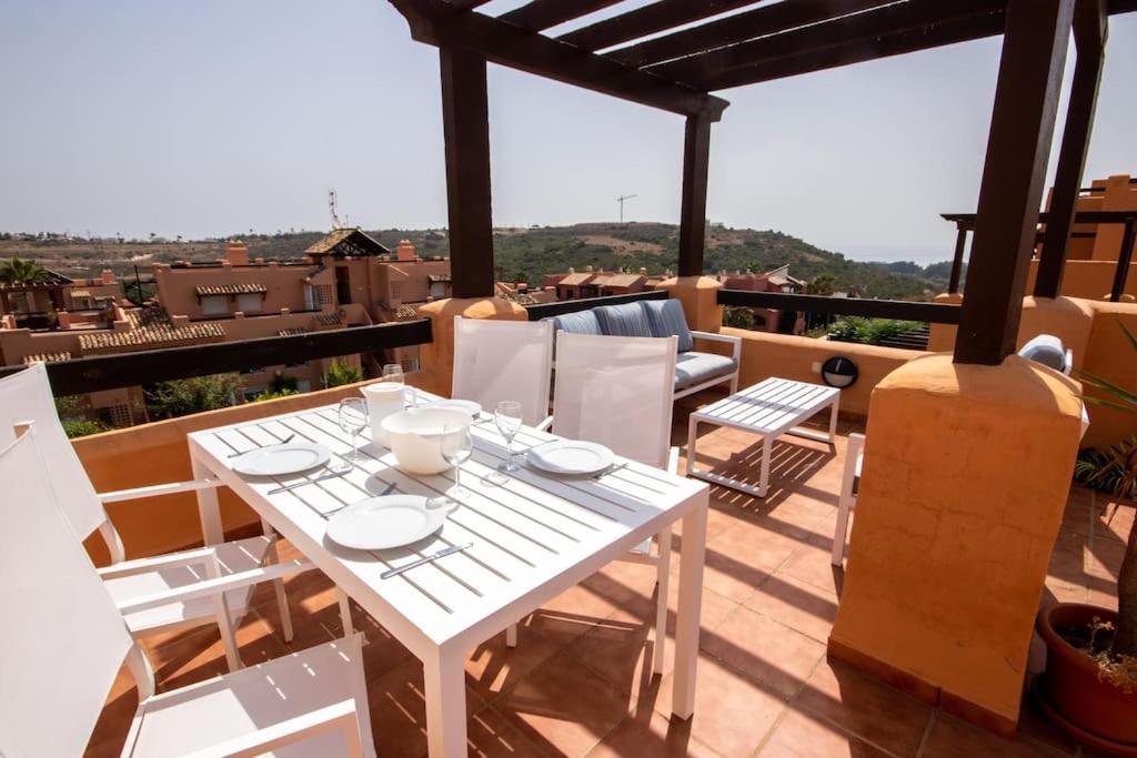 Apartmán Penthouse With Roof Terrace, Bbq, Pool- And Sea Views Buenas Noches Exteriér fotografie