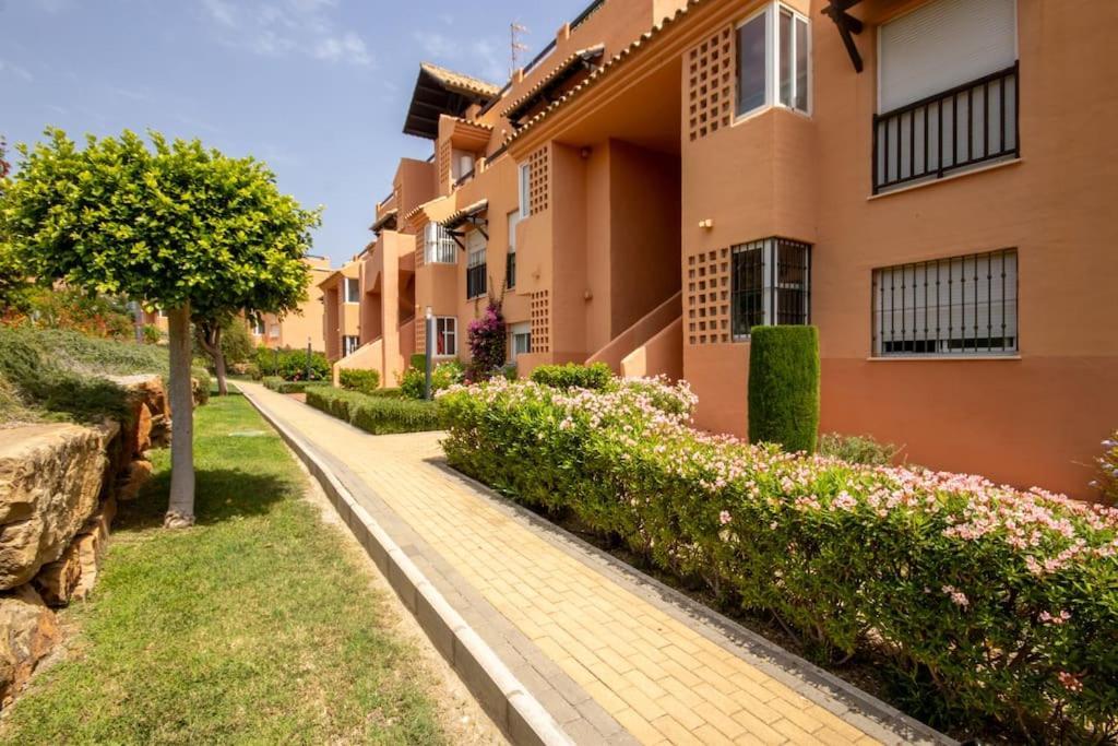 Apartmán Penthouse With Roof Terrace, Bbq, Pool- And Sea Views Buenas Noches Exteriér fotografie