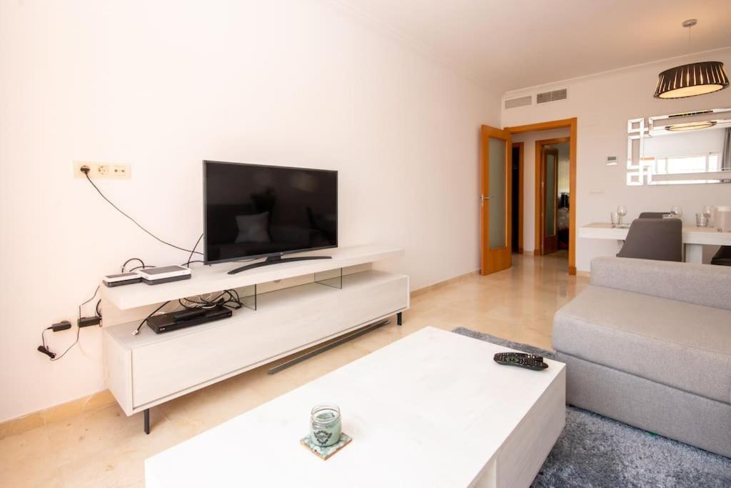 Apartmán Penthouse With Roof Terrace, Bbq, Pool- And Sea Views Buenas Noches Exteriér fotografie